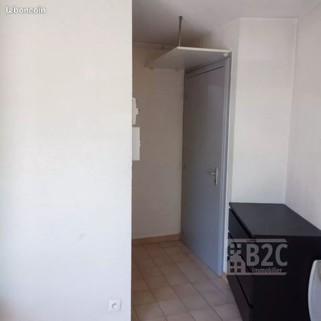 Studio 1 pièce 16 m² — 9