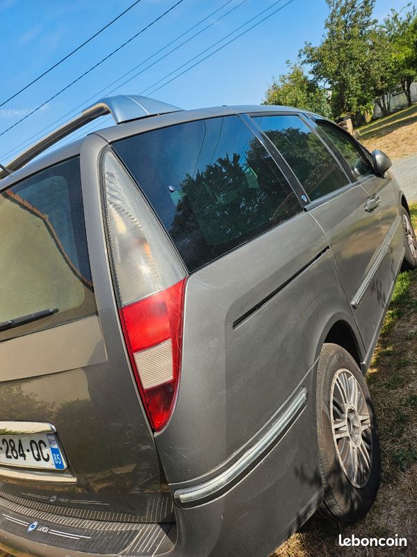 Lancia phedra jtd (image 2)