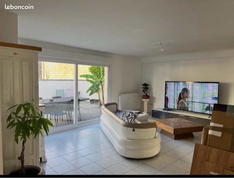 Maison 5 pièces 137 m² · à Villeurbanne · 137,3 m² · 1 880 €