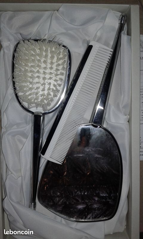 Set brosse, miroir et peigne (image 1)