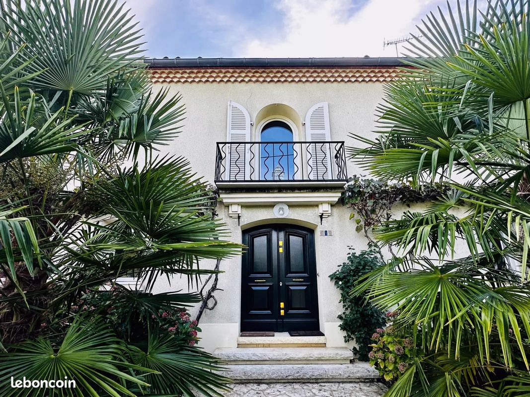 Maison 12 pièces 350 m² · à Chasseneuil-sur-Bonnieure · 350 m² · 365 000 €