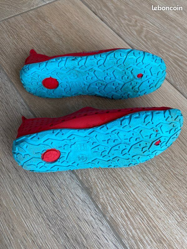 Chaussons de plage / piscine taille 33-34 (image 2)