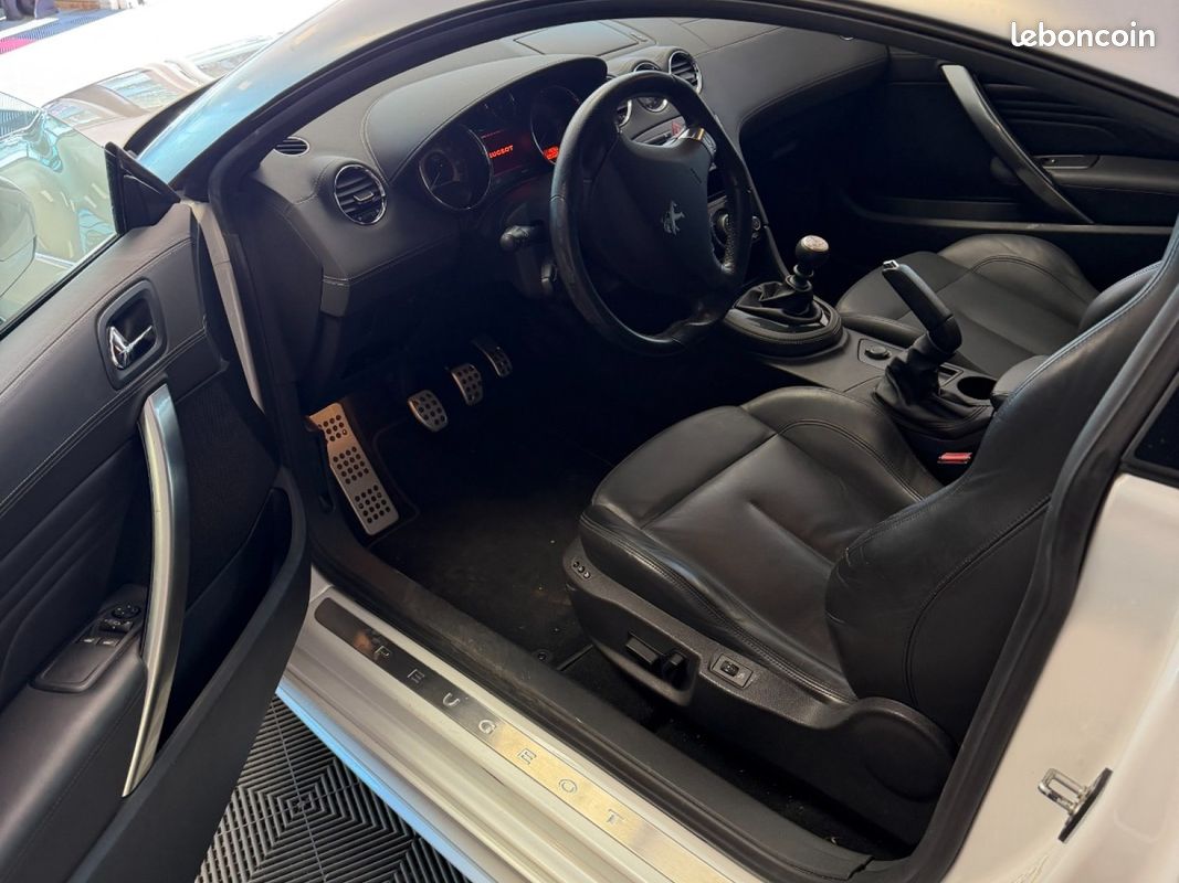 PEUGEOT RCZ 1.6 THP 155ch (image 10)
