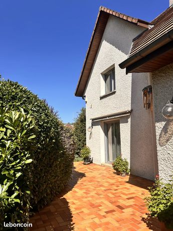Maison 8 pièces 202 m²