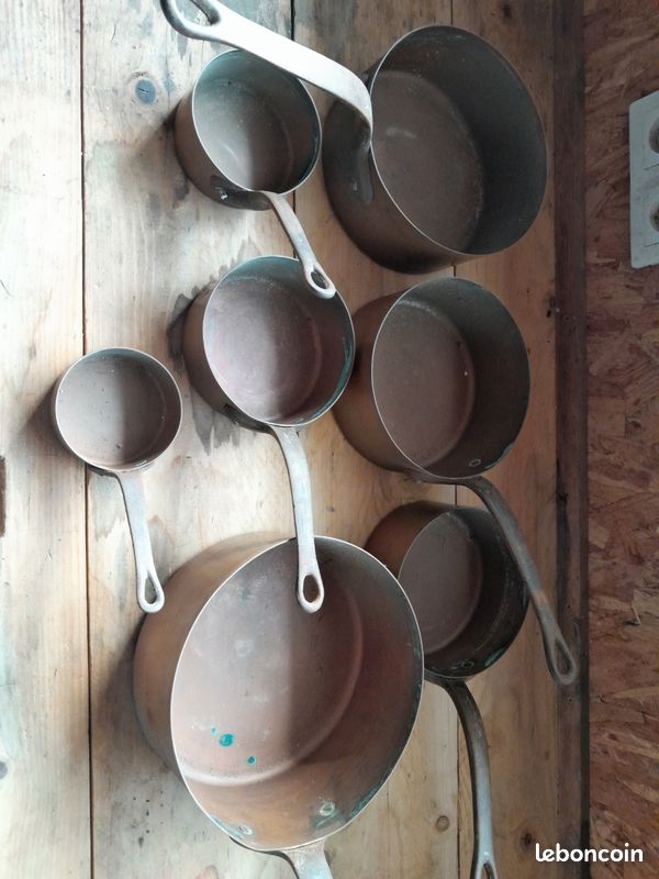 7 casseroles anciennes en cuivre - Fabrication française