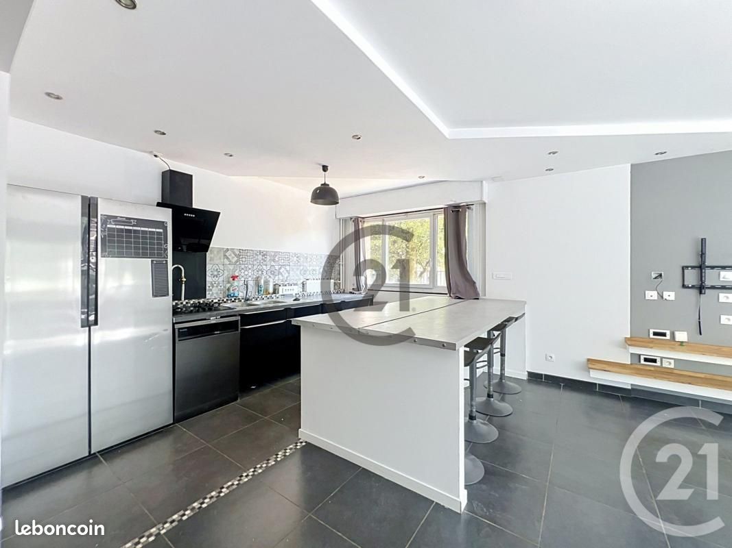 Appartement 3 pièces 68 m² · à Melun · 68 m² · 975 €
