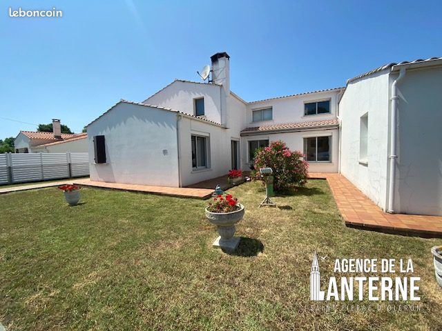 Maison 8 pièces 196 m² · à Saint-Pierre-d'Oléron · 196 m² · 418 000 €