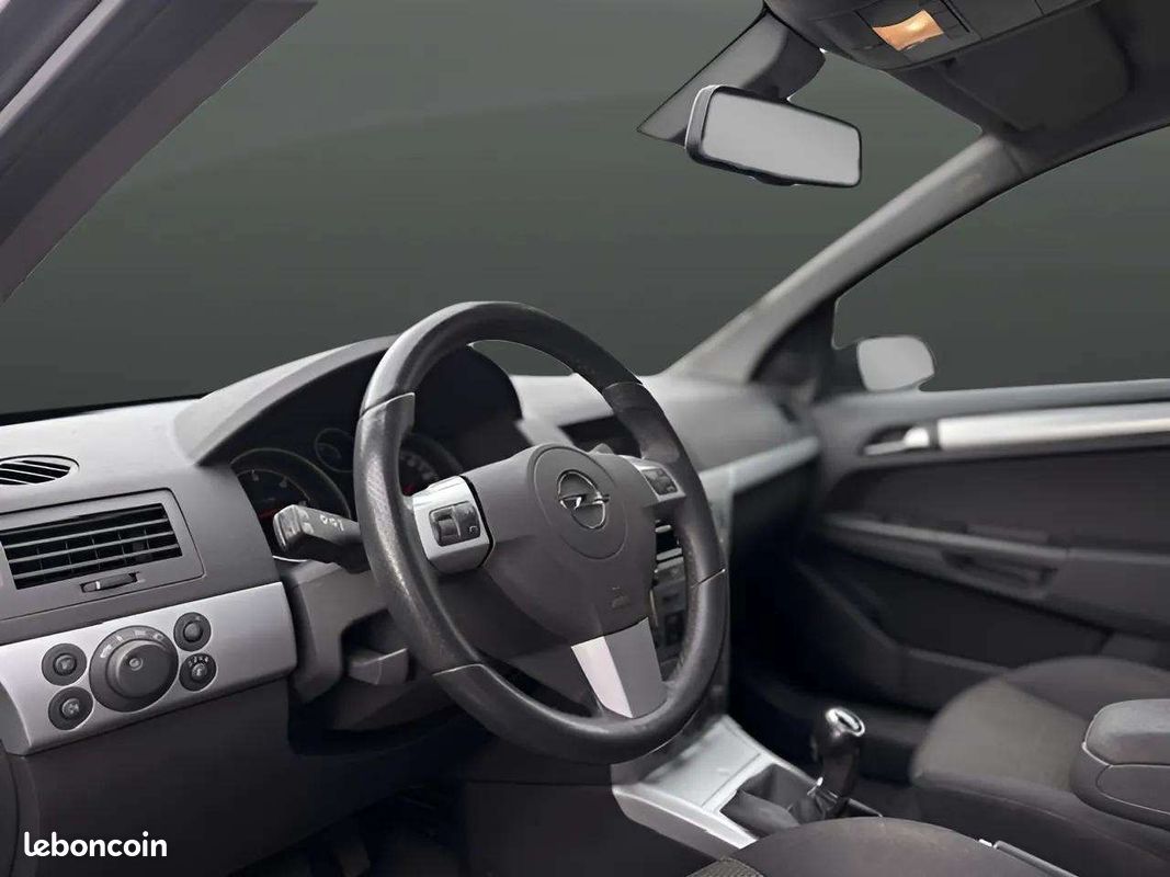 Opel ASTRA 1.7 CDTI110 COSMO ECOF 5P (image 15)