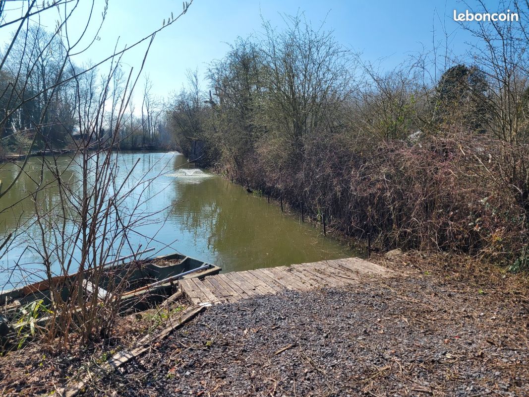 Etang privé de 2800m2 · à Condé-sur-l'Escaut · 50 000 €