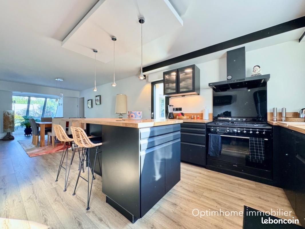 Maison 5 pièces 153 m² · à Carolles · 153 m² · 735 000 €