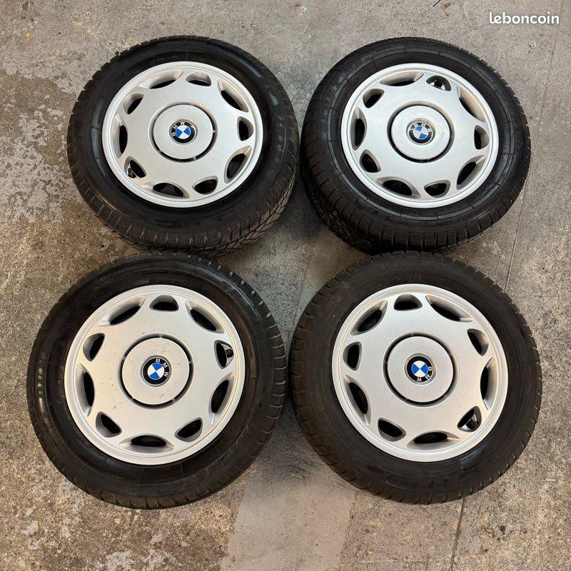 Jantes BMW origine 205 60 15 hiver (image 1)