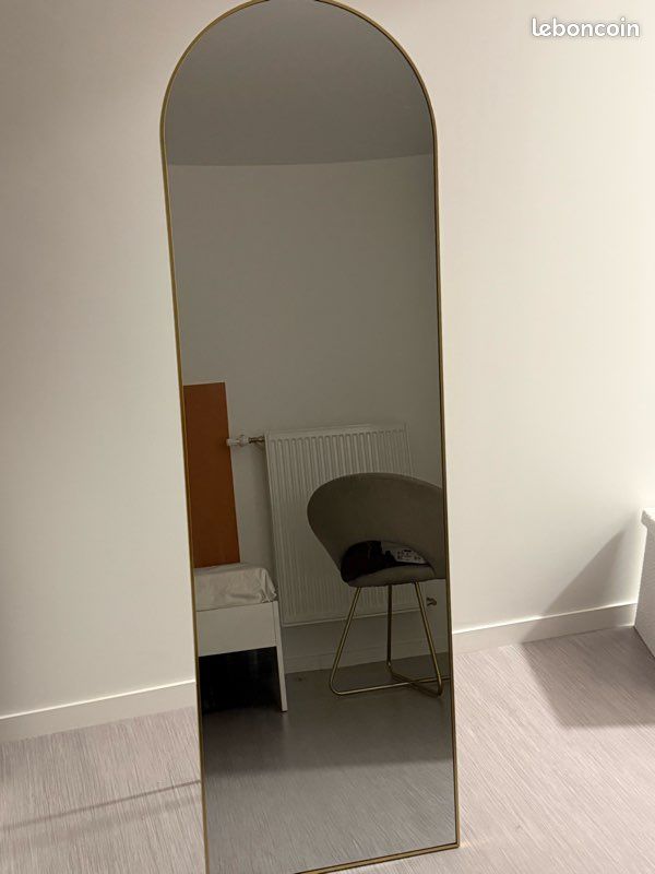 Miroir sur pied arche doré – 147 x 45 cm (image 3)