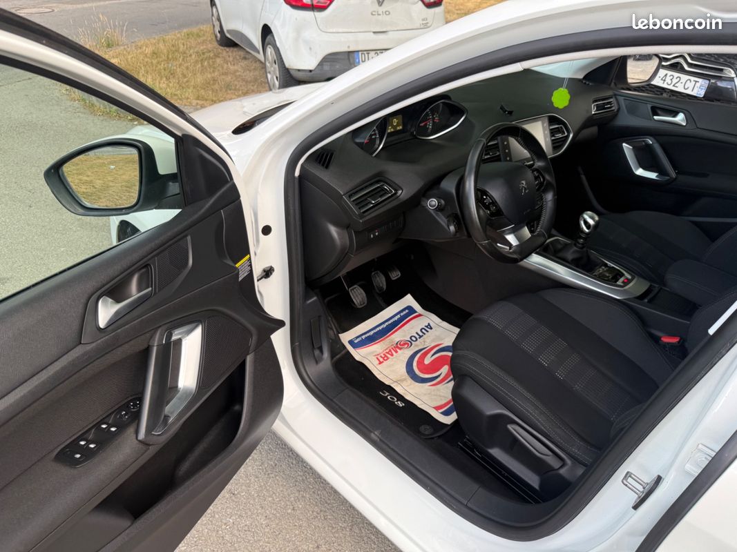 Peugeot 308 1.6 bluehdi 120 cv Allure (image 10)