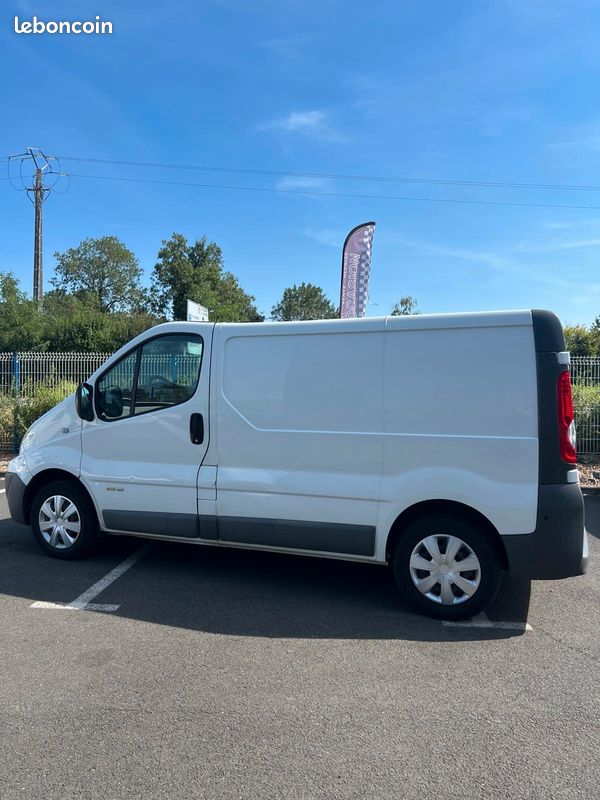RENAULT Trafic 2.0 Dci 115 Ch L1H1 / Garantie 12 mois (image 5)