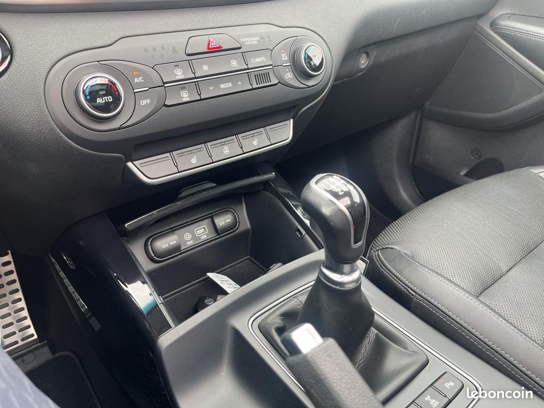 KIA SORENTO 2.2 crdi 200 isg premium 4x4 7 places (image 28)