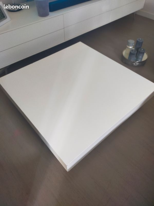 Vend table basse blanc laqué (image 1)