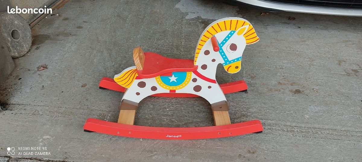 Cheval à bascule (image 1)