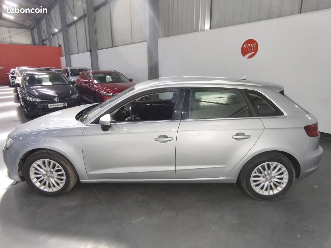 Audi A3 III 1.6 TDI 110ch Ambiente (image 2)