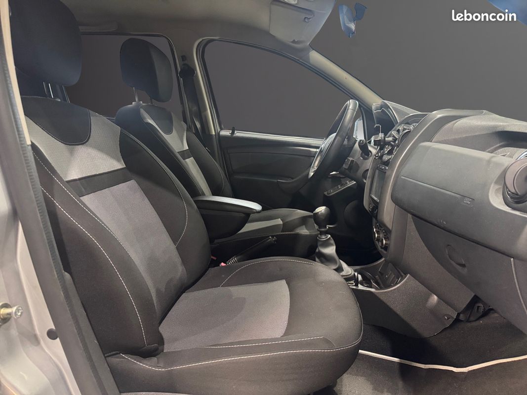 DACIA DUSTER 1.5 DCI 110 BLACK TOUCH 110Ch Garantie 12 mois (image 10)