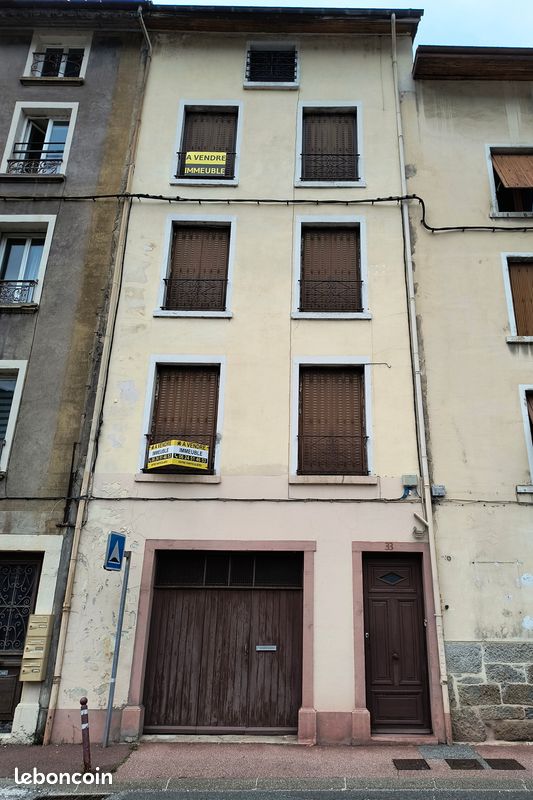 Maison 9 pièces 150 m² · à Tenay · 150 m² · 74 000 €
