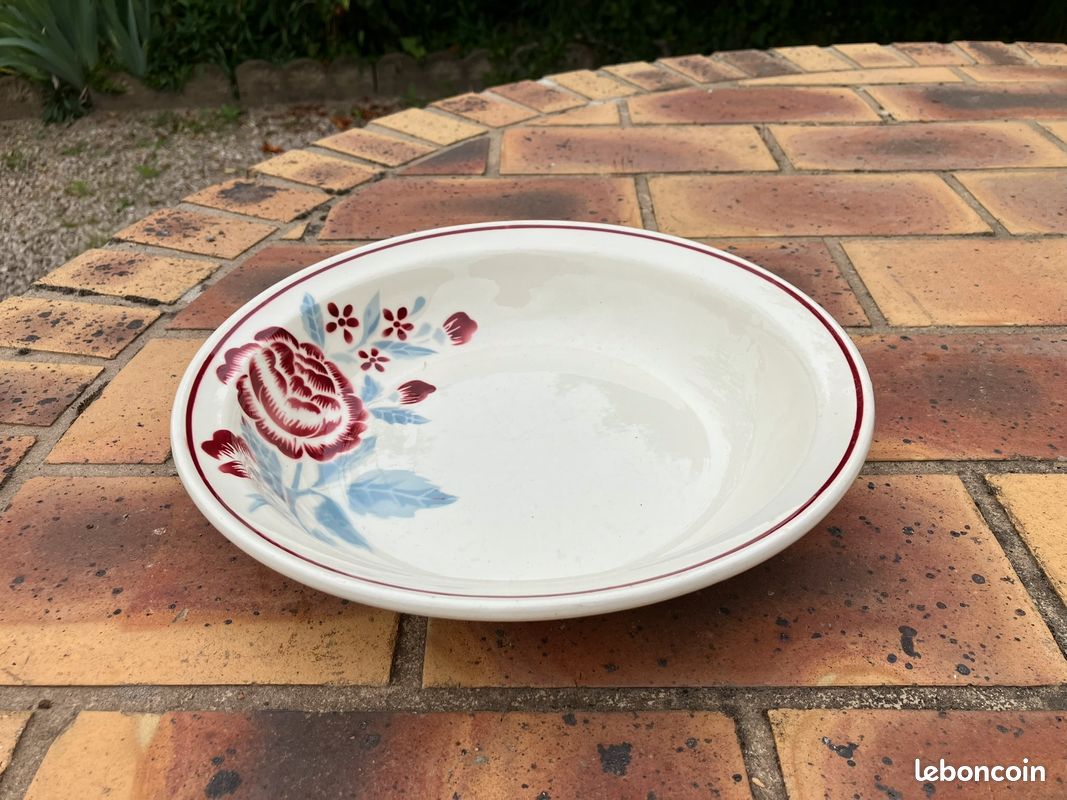 Plat de service creux Badonviller (image 1)