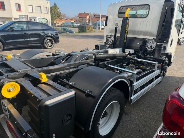 ISUZU M30 5,2l 190cv BOITE AUTO POLYBENNE 4.5T *64000 HT (image 4)