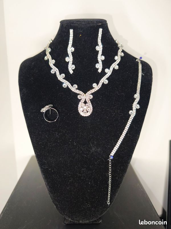 Bijou De Mariage Parure De Bijoux Cœur QKEPCY Pour Femme - Colliers, Bracelet, Boucles D'Oreilles Et Bague - Cadeau Saint-Valentin Ou Mariage Cdiscount Bijoux Soldes Bijou De Mariage Parure De Bijoux Cœur QKEPCY Pour Femme - Colliers, Bracelet, Boucles D'Oreilles Et Bague - Cadeau Saint-Valentin Ou Mariage Cdiscount Bijoux Soldes