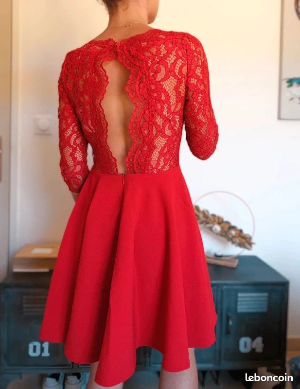 Robe ajouré en dentelle neuve Claudie Pierlot Vêtements