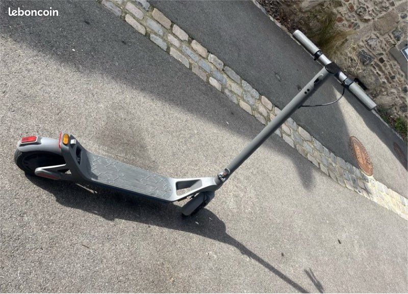 Bonjour Je vends ma trottinette électrique (image 1)