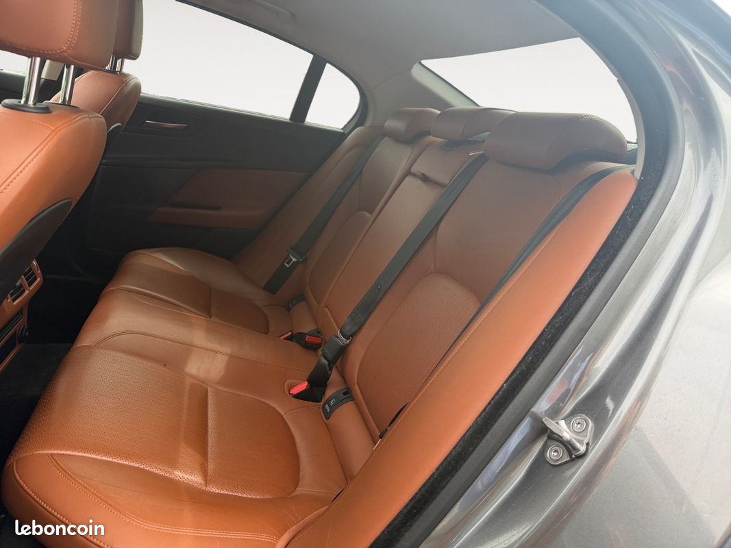JAGUAR XE XE 2.0 D - 180 ch BVA Prestige (image 14)