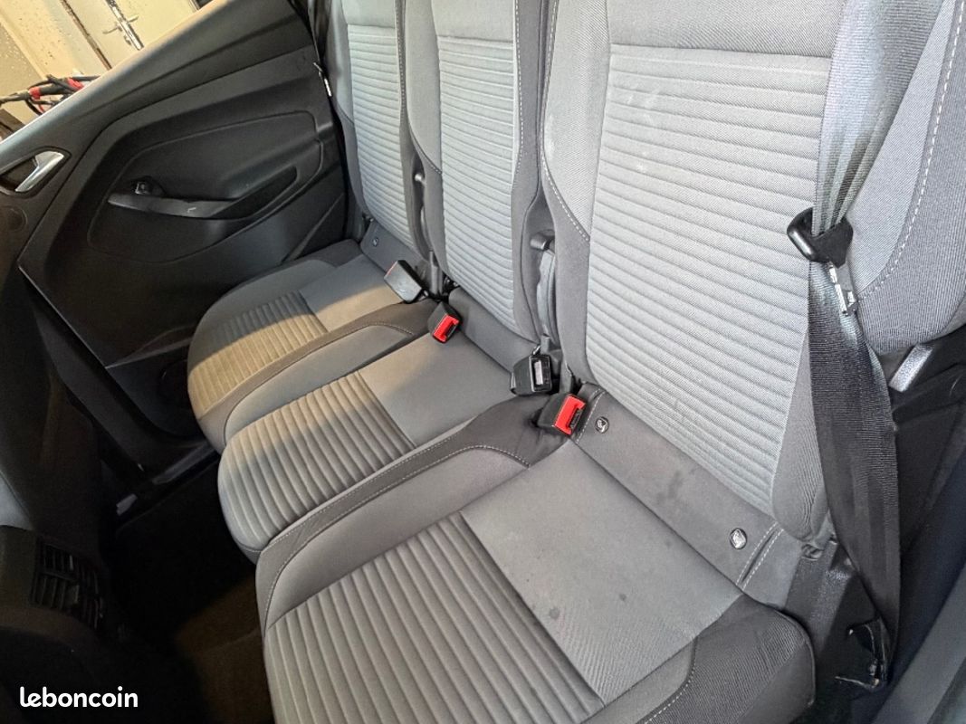 FORD C-MAX 1.5 TDCi 120 SS Powershift Titanium (image 8)