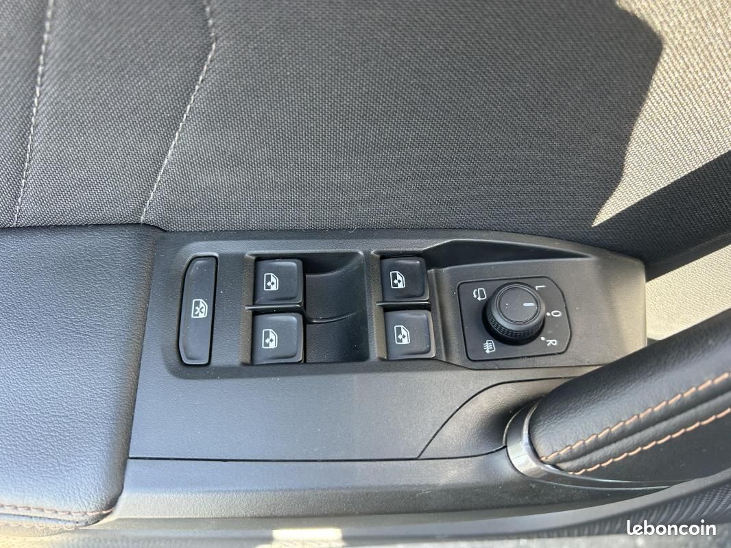 Cupra Leon 1.5 eTSI Hybrid 150 ch DSG7 V (image 17)