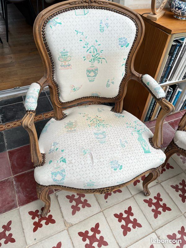 Paire de fauteuils cabriolets (image 2)