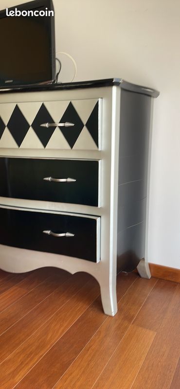 Commode (image 2)