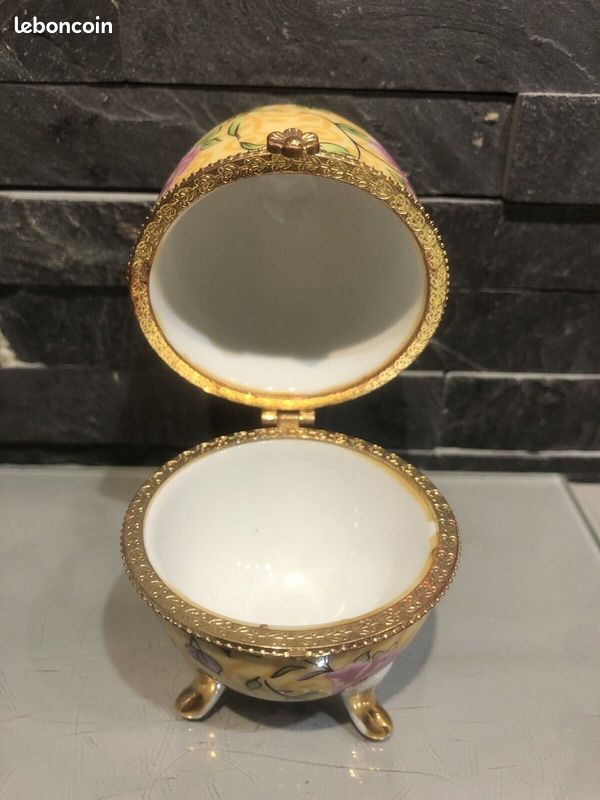 Œuf En Porcelaine à Cerclage Doré - Boîte à Bijoux Vintage Et Collection