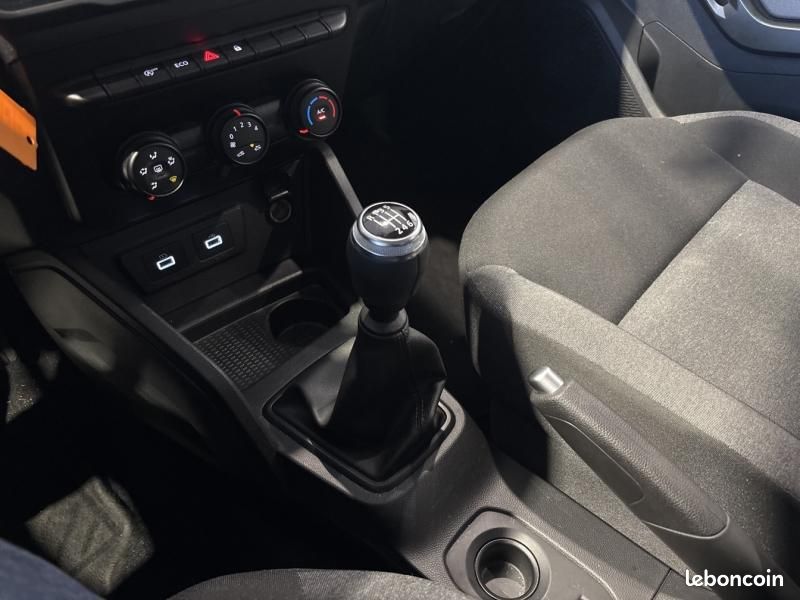 Dacia Duster 1.0 TCe 90ch Confort 4x2 - E6U (image 24)