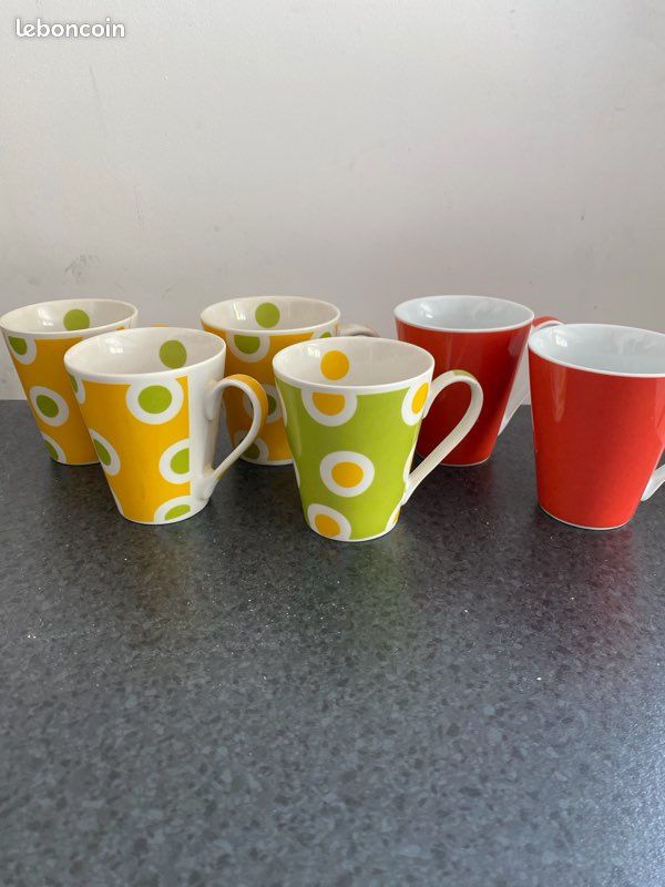 Mugs (image 1)
