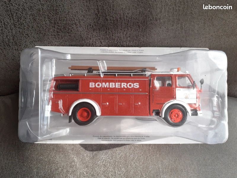 Camion de pompier bomberos pegaso 1001 1/43 (image 1)