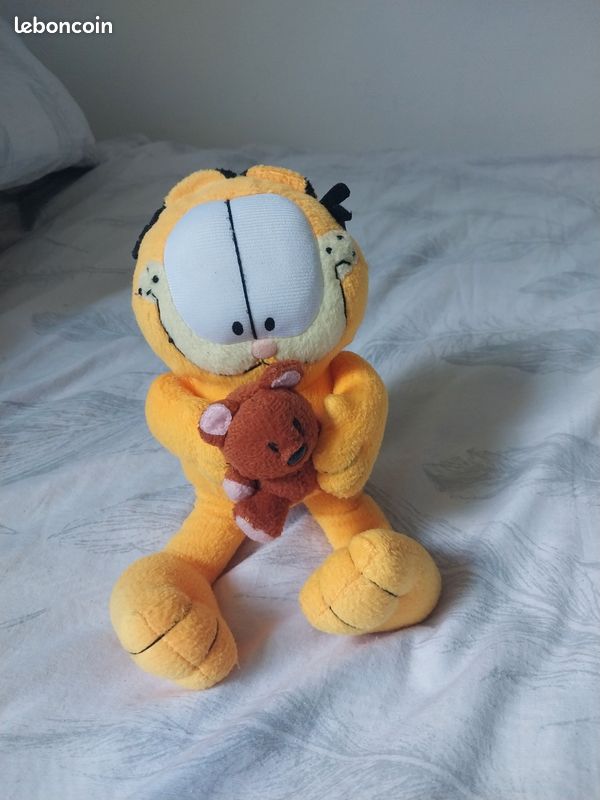Peluche Garfield avec Pooky – 25 cm Collection