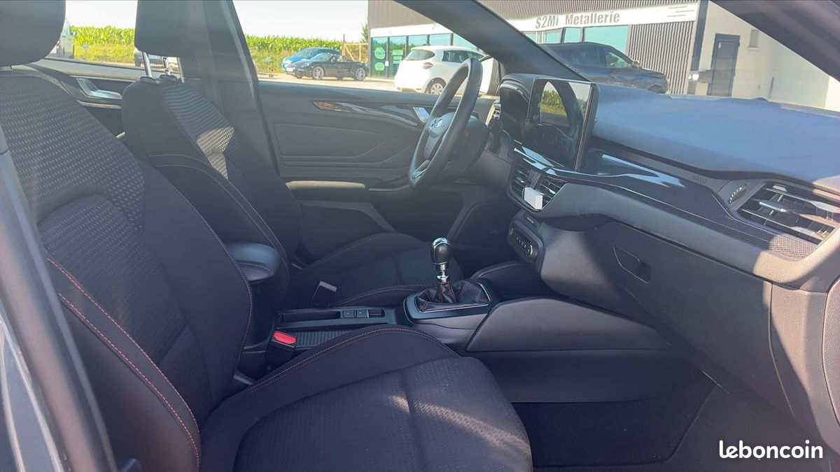 Ford Focus IV 1.0 EcoBoost Flexfuel 125 ST-Line (image 27)