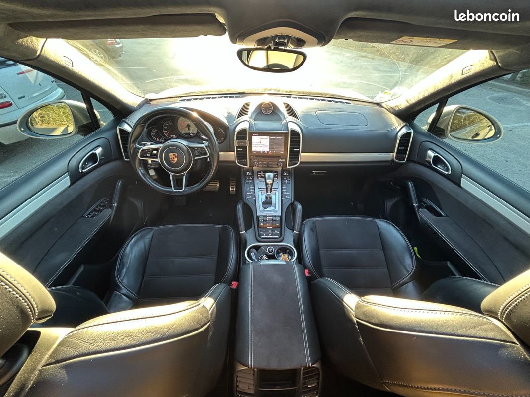 PORSCHE CAYENNE 3.6 V6 440 ch GTS Tiptronic A Francais Suivi Porsche PDLS Pack Chrono Toit Ouvrant Carplay Garantie (image 2)