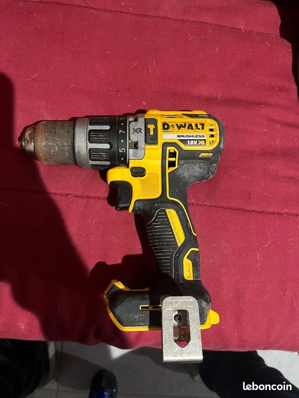 Perceuse-visseuse DeWalt DCD796 18V XR Brushless (image 1)
