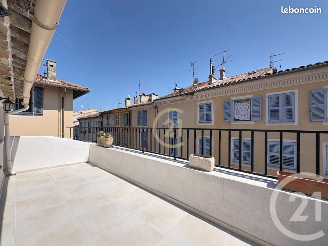 Appartement 1 pièce 24 m² · à Vallauris · 24 m² · 800 €