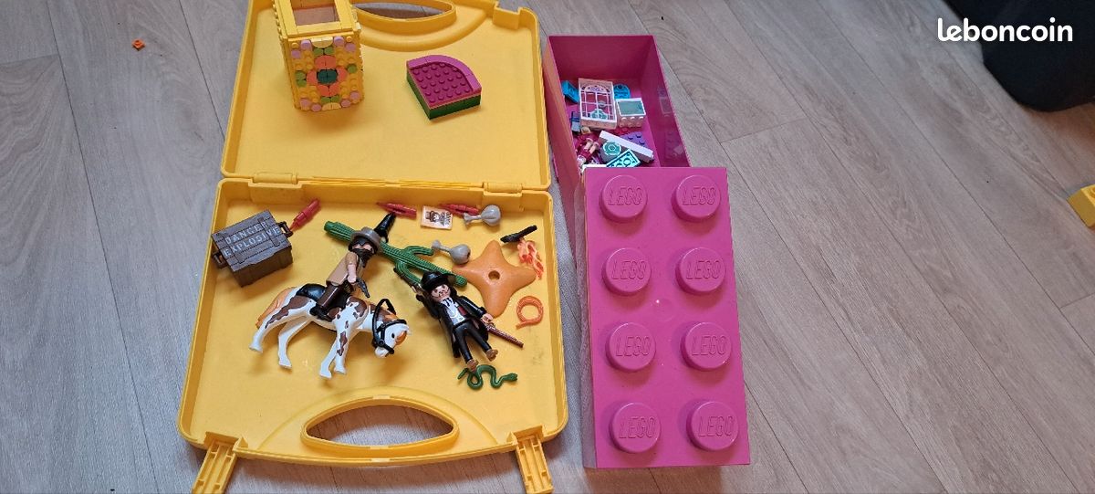 Vds boîte LEGO rose avec vrac et playmobil cowboy (image 3)