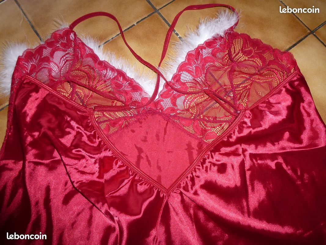 Nuisette femme de noël avec plumette dentelle grande taille prix