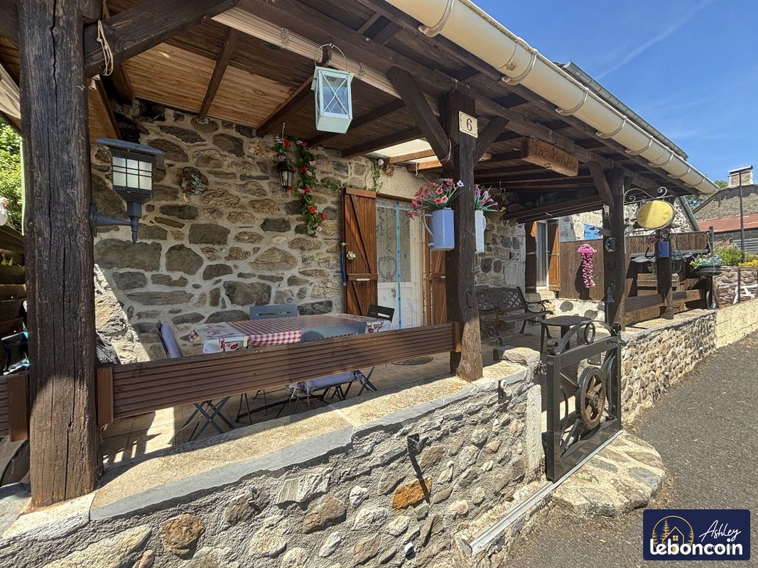 Maison 3 pièces 62 m² · à Saint-Étienne-de-Chomeil · 62 m² · 81 000 €