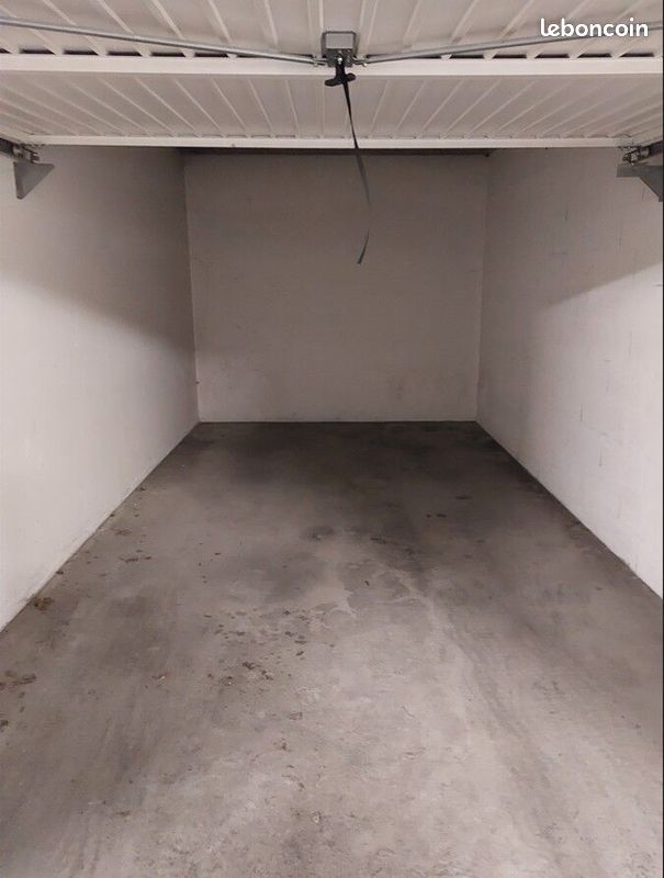 Parking 12 m² · à Lyon · 12 m² · 90 €/mois