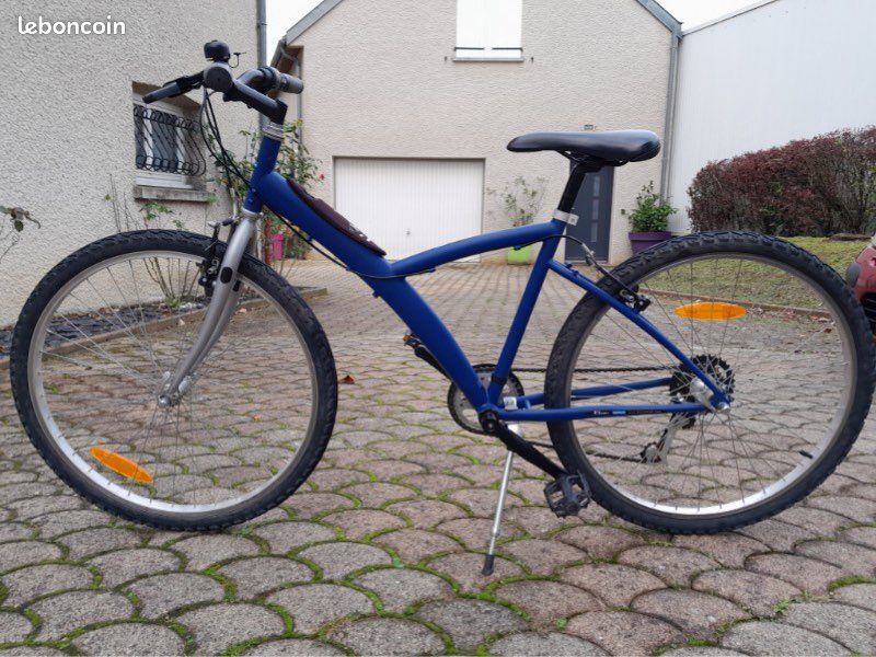 Vélo de ville vtc 26' décathlon Btwin ado ou adulte en très bon