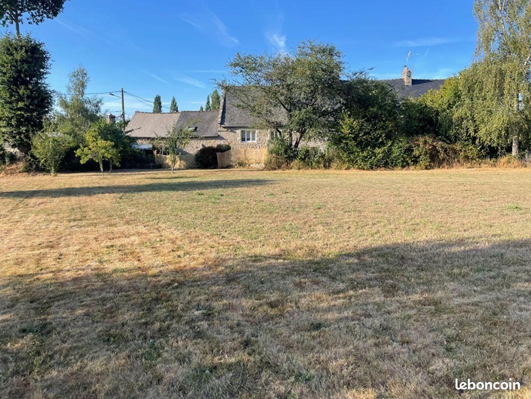 Terrain 970 m² · à Bobital · 99 500 €