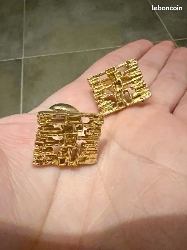 Boutons De Manchette Alliage Doré Sur Fond Acier - Occasion Bon état - Dimensions 2x1.2 Cm